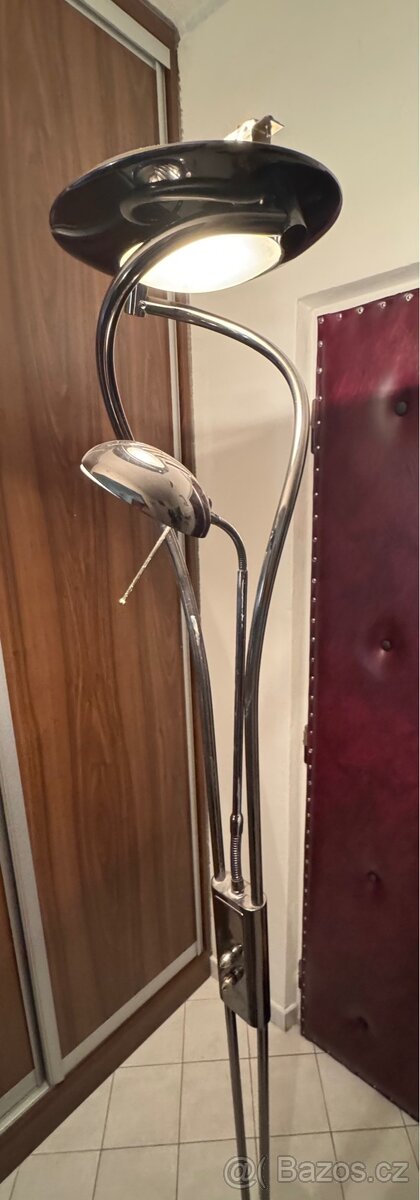 Stojací lampa možnost regulace světla