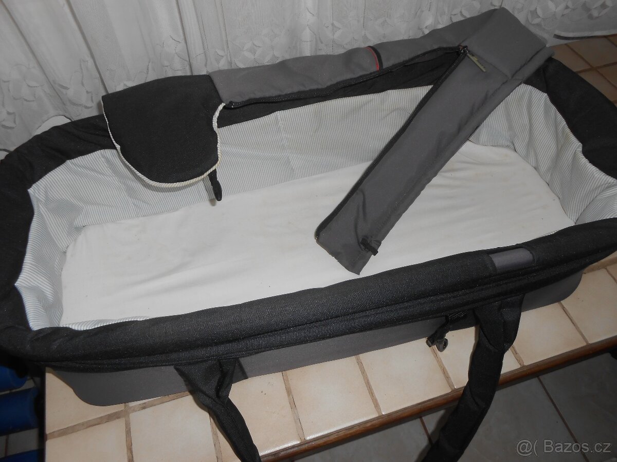 Přenosná taška na dítě