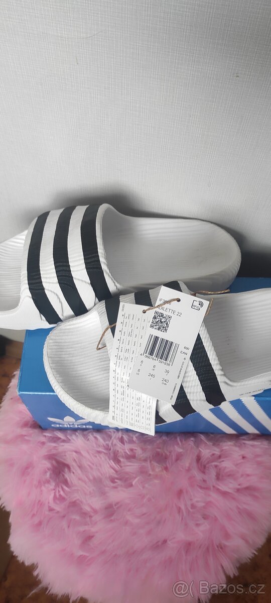 Nové pantofle Adidas Adilette 22, vel. 39