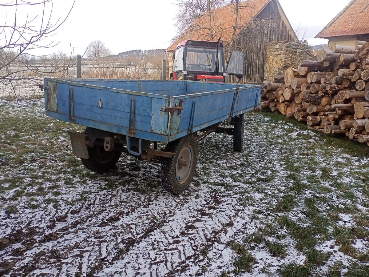 Přívěs za traktor