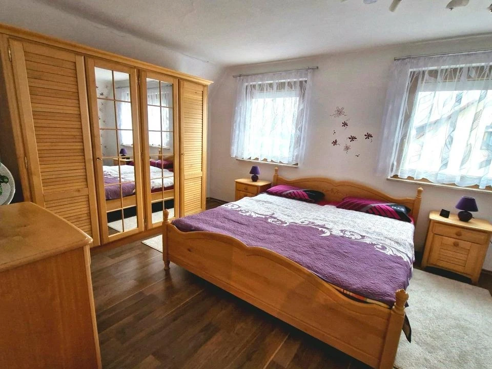 Klasická masivní ložnice(3399)