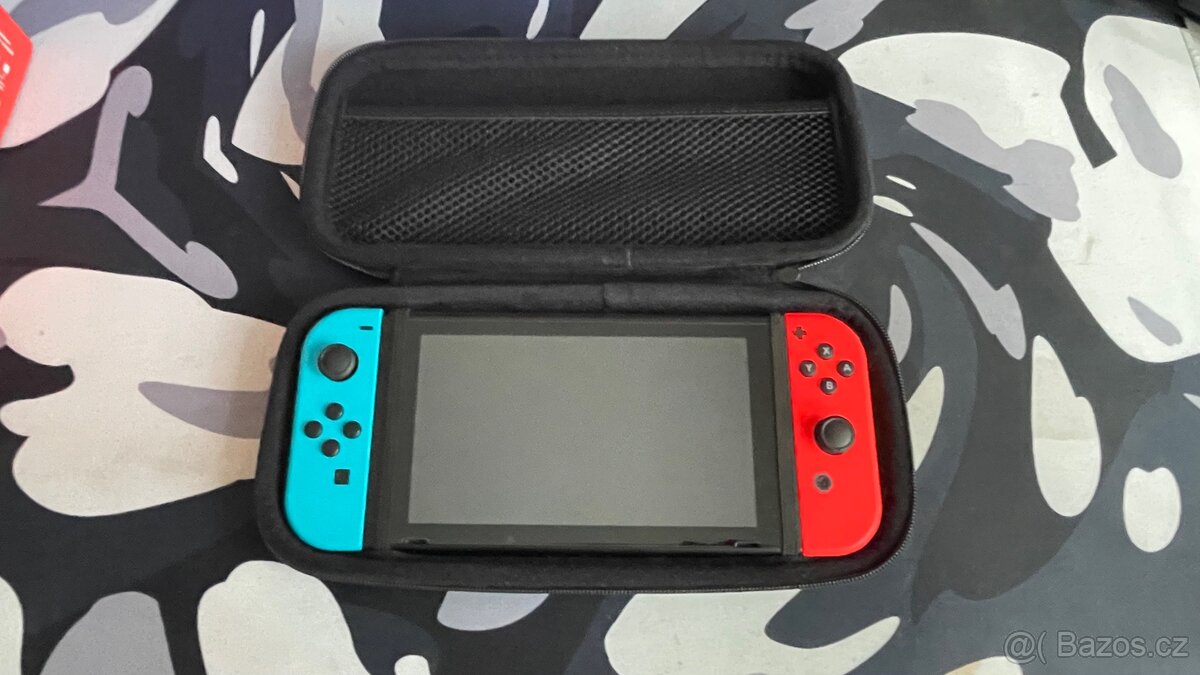 Nintendo Switch | TOP stav - Prodáno