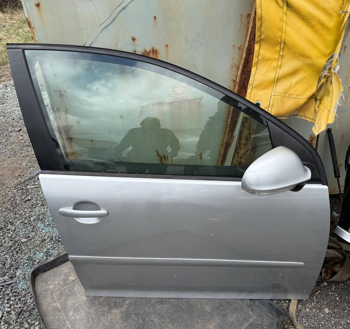 Pravé přední dveře VW golf 5