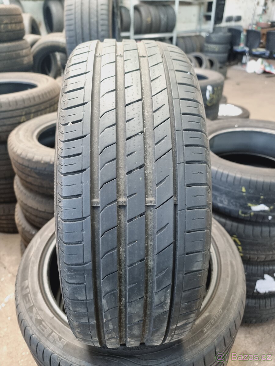 225/45R19