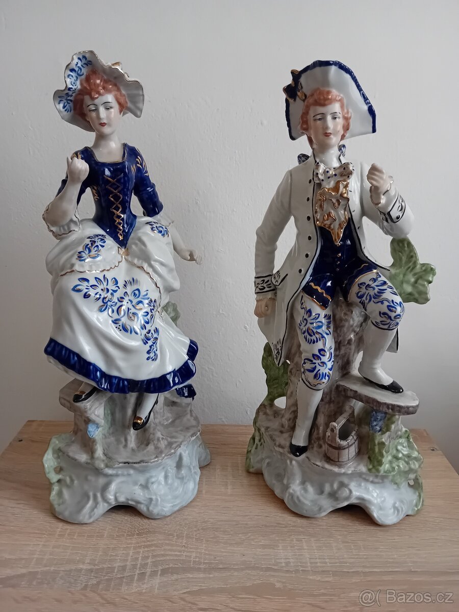 Vysoké porcelánové figury