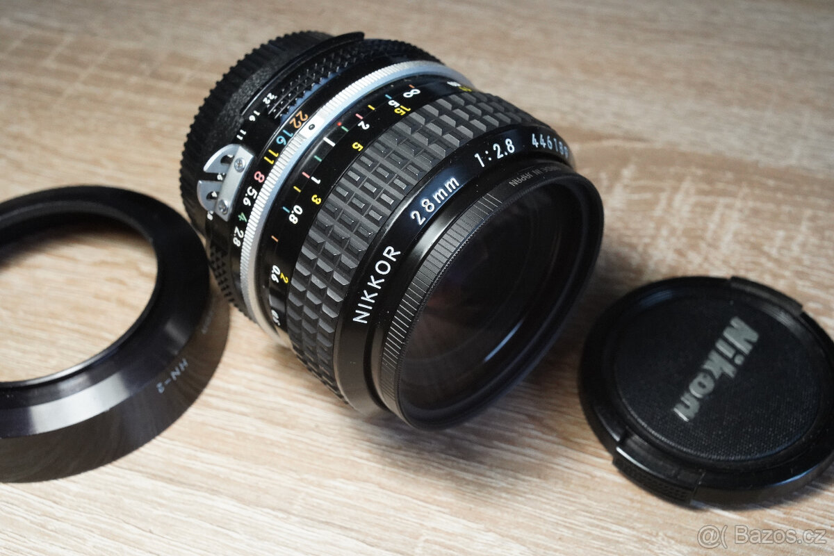 Objektiv Nikon Nikkor 28mm f/2.8 AI – krásný stav