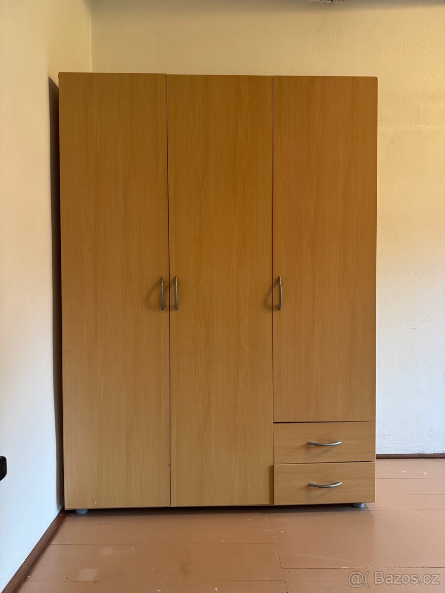 Šatní skříně