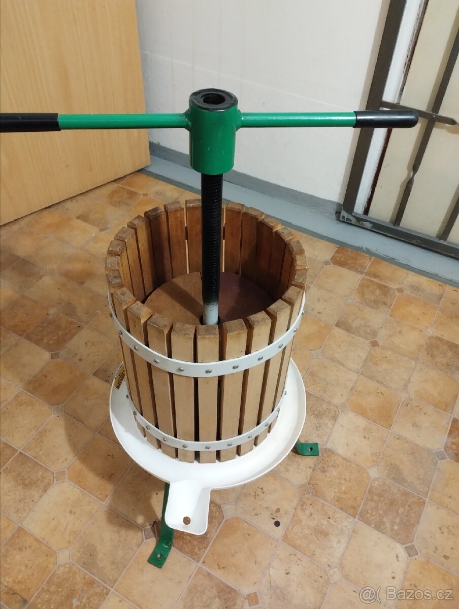 Dřevěný Lis na ovoce cca 20l , zánovní - nevyužitý