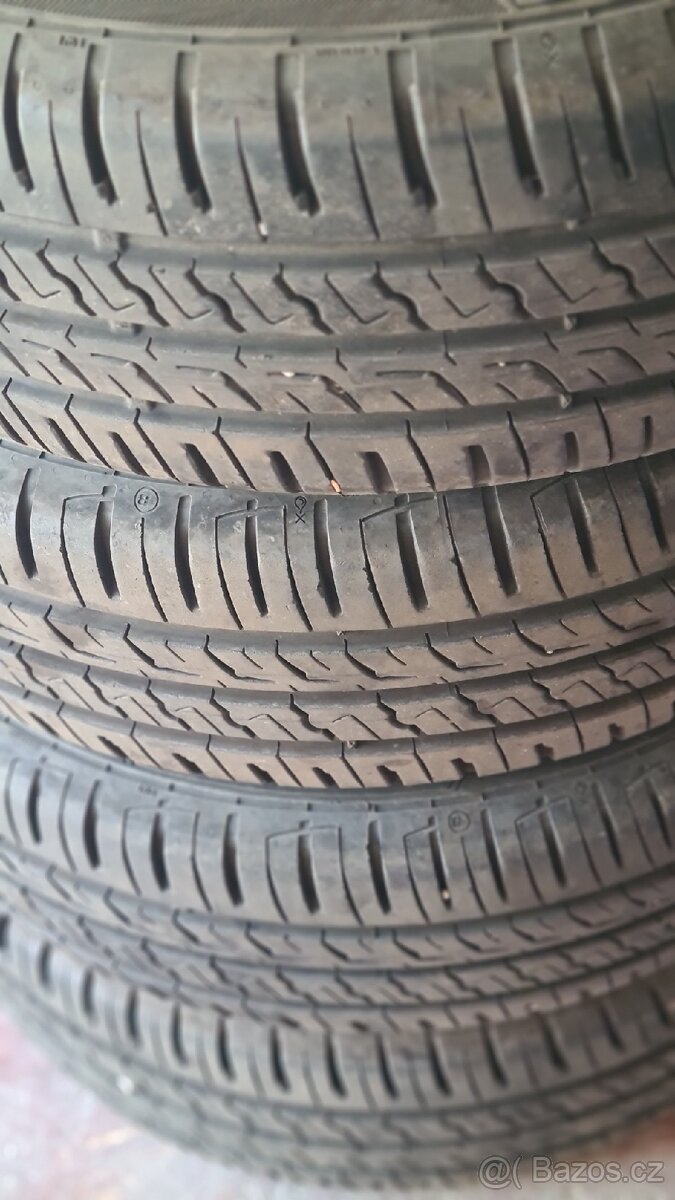 Letní pneu 195/65R15 Barum Bravuris 5 4x8mm