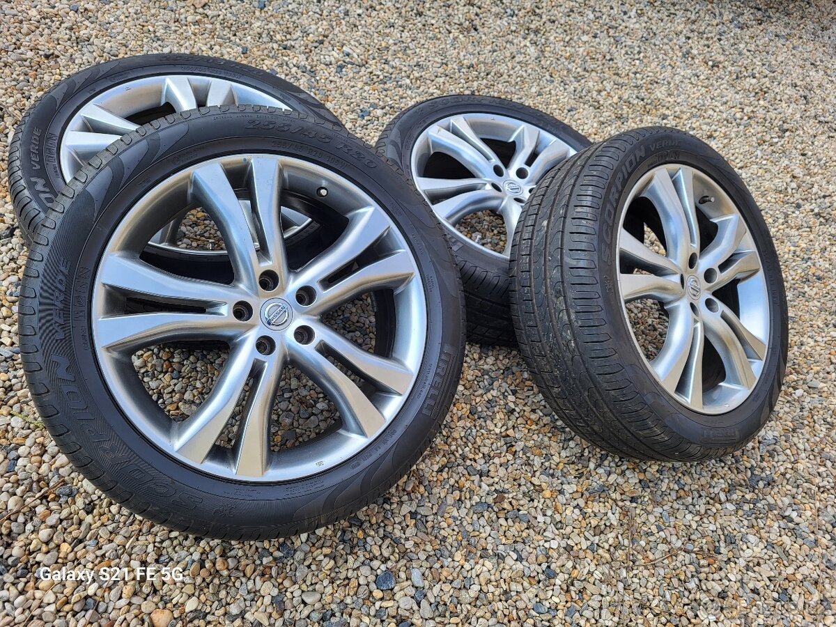 Originál sada alu kol .Pirelli 255/45/20 7.5mm