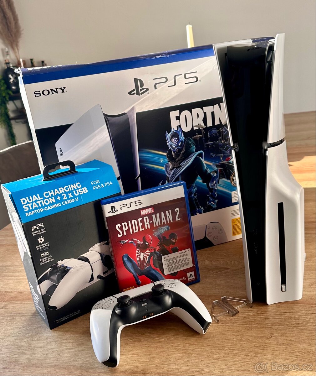 PS5 Slim s mechanikou, záruka, příslušenství, top stav