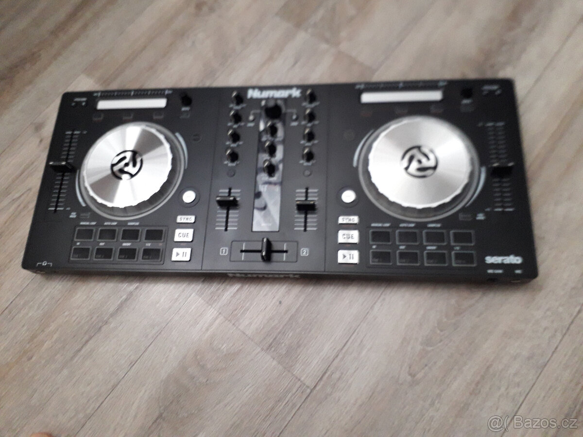 Numark MIXTRACK 3