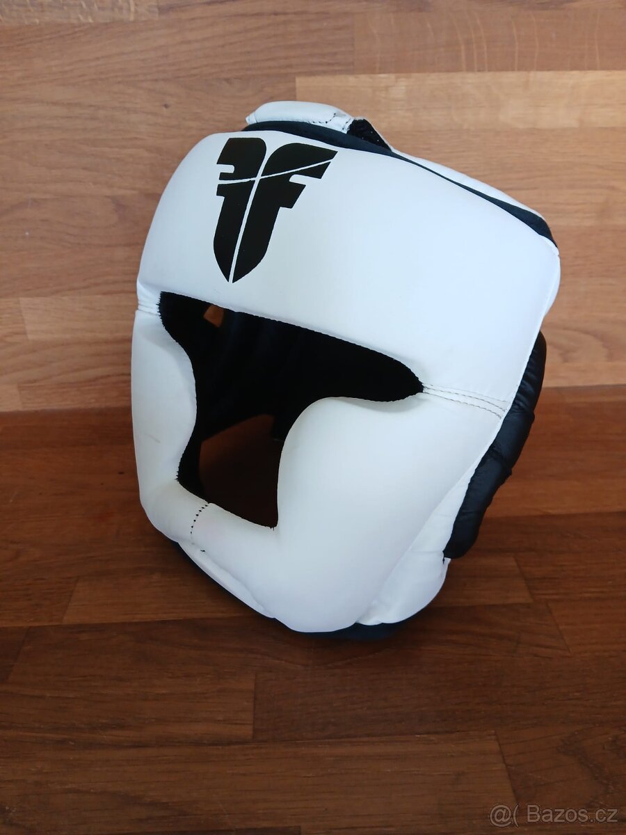 Přilba Fighter Sparring na bojové sporty