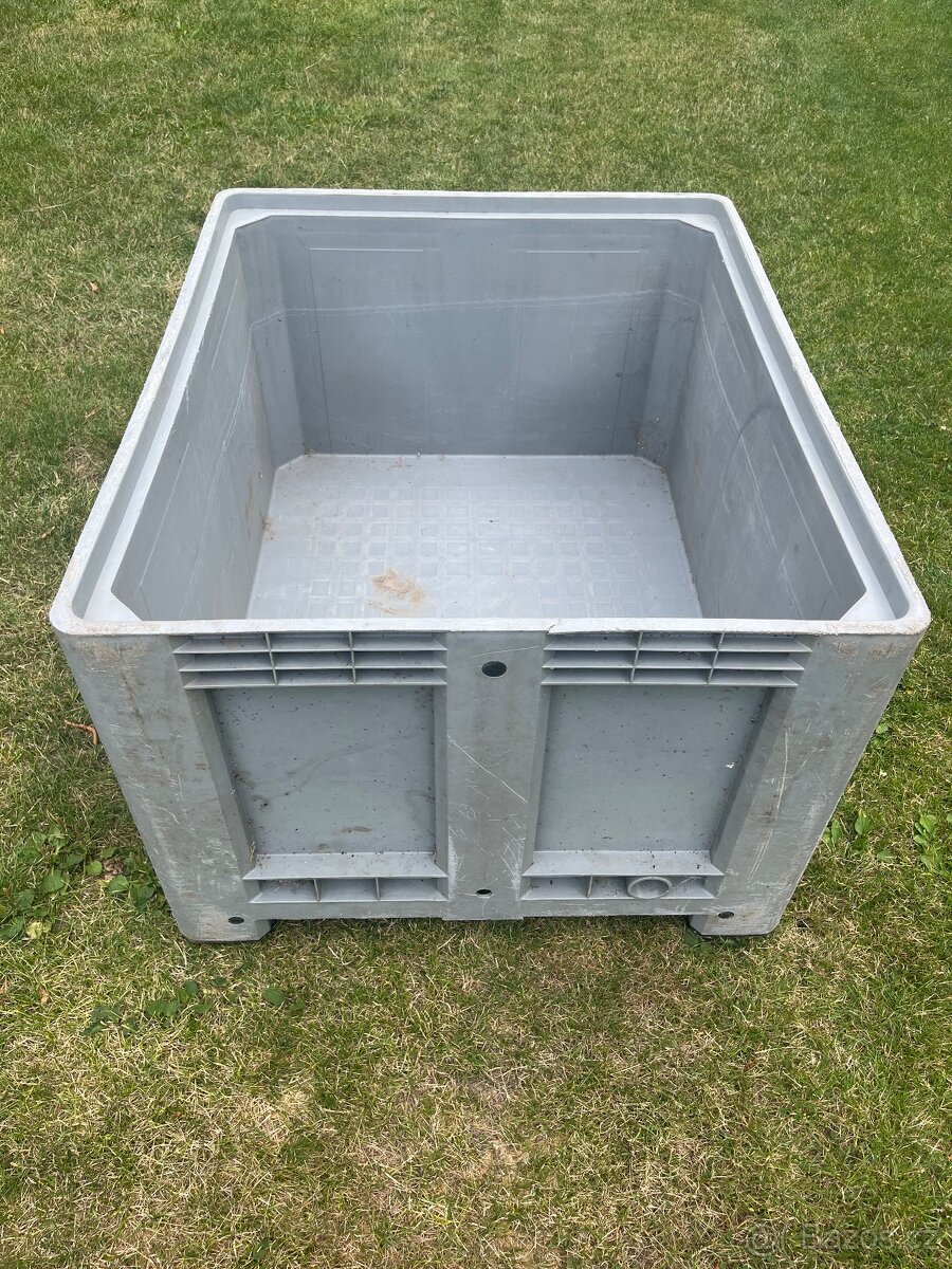 Plastový paletový box