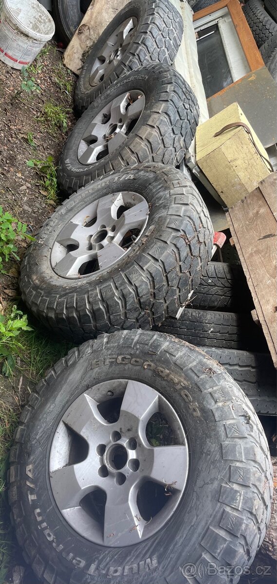 Kola na Nissan Navara