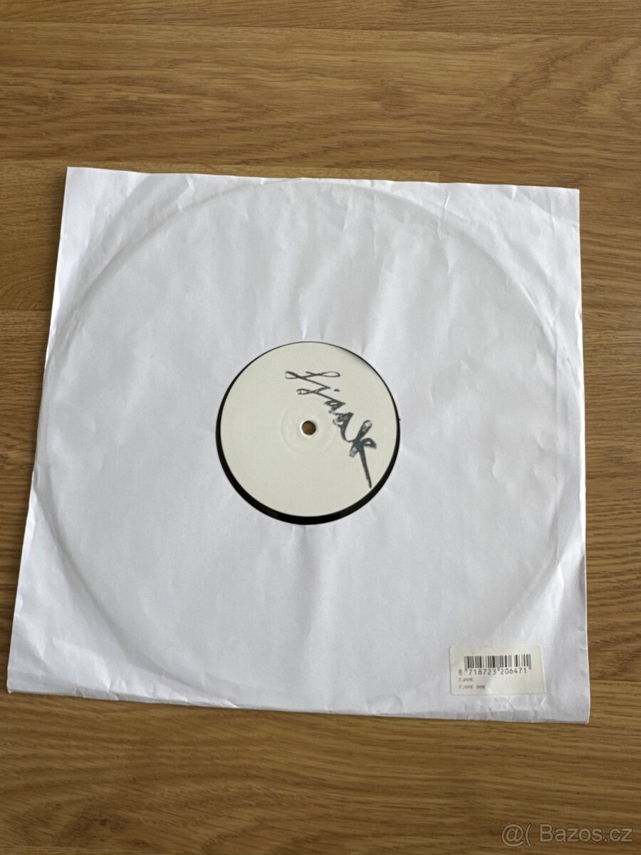 LP Fjaak 008
