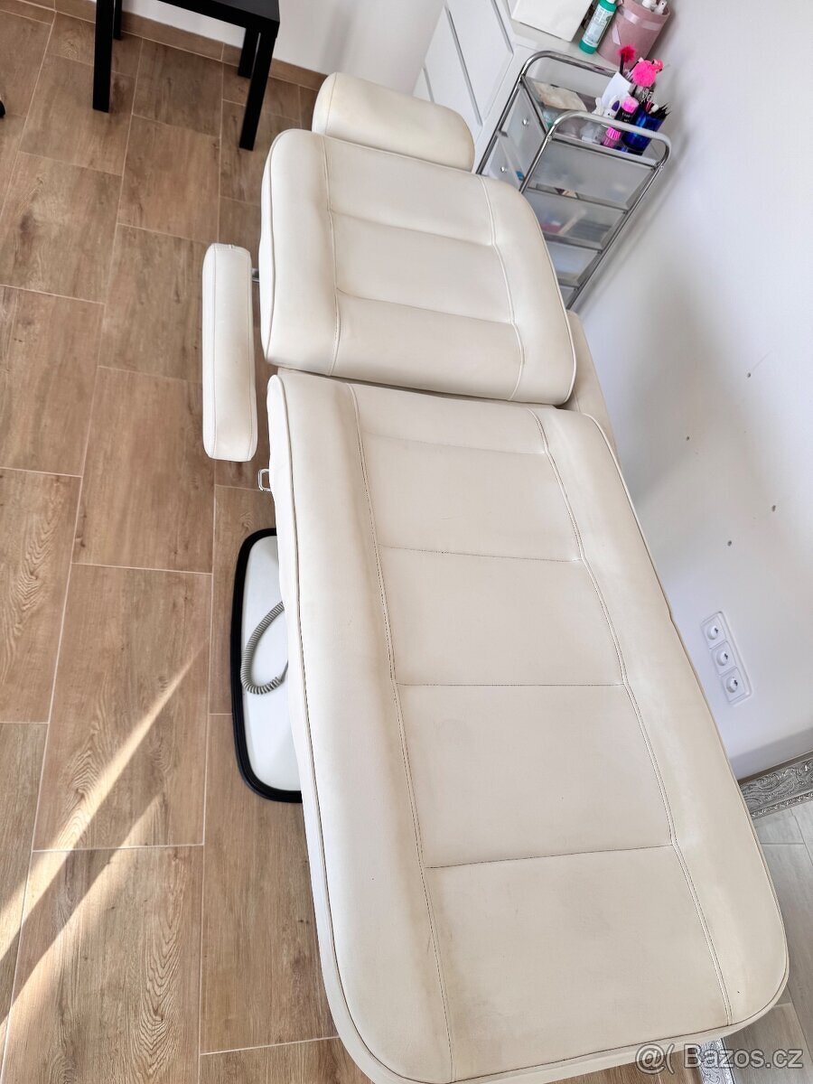 Kosmetické elektrické lehátko