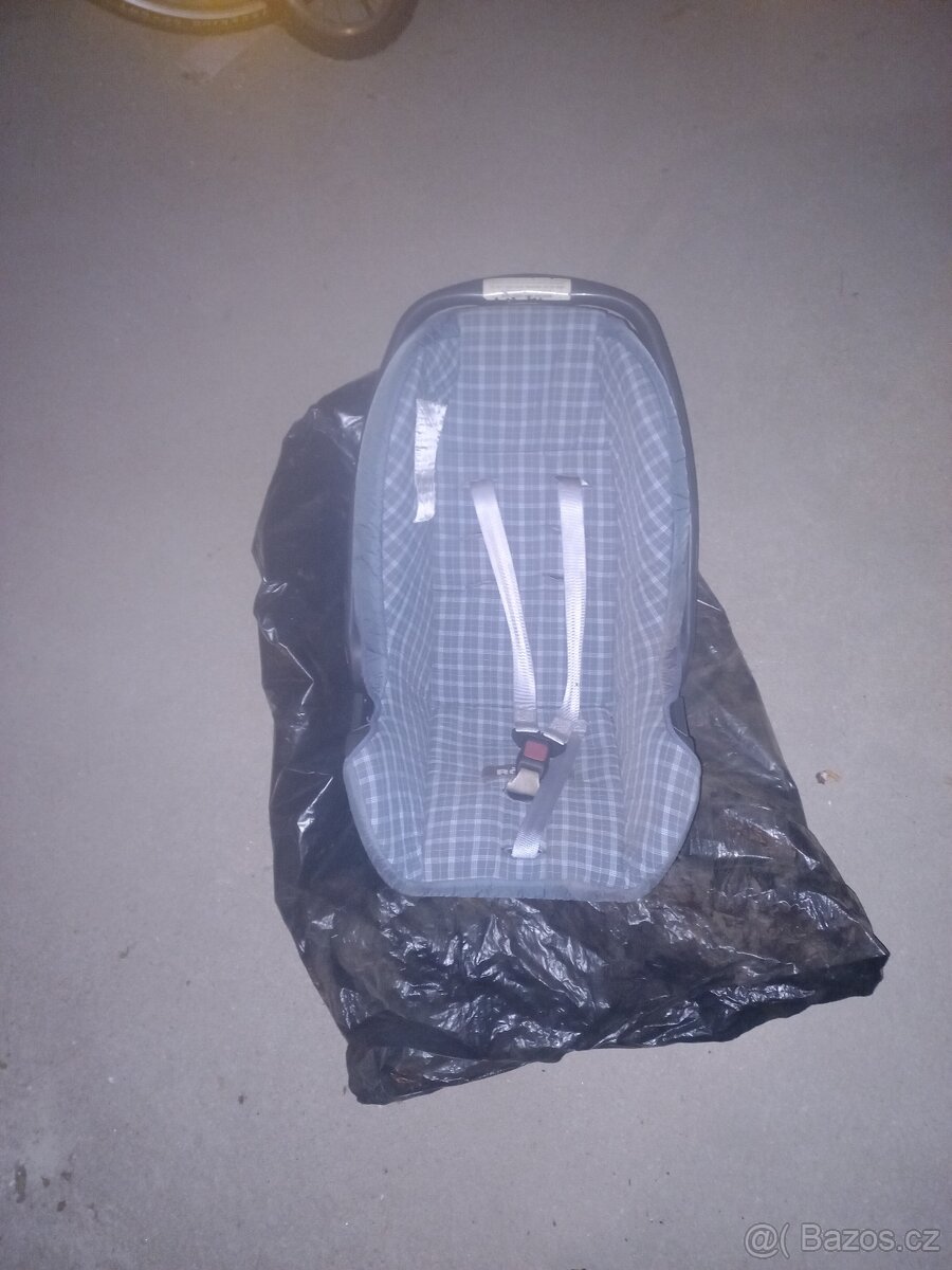 Dětská autosedačka-vajíčko
