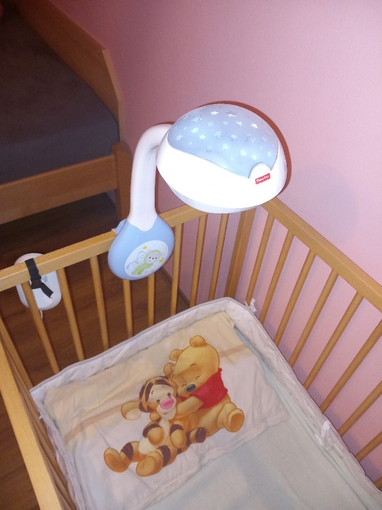 Kolotoč nad postýlku