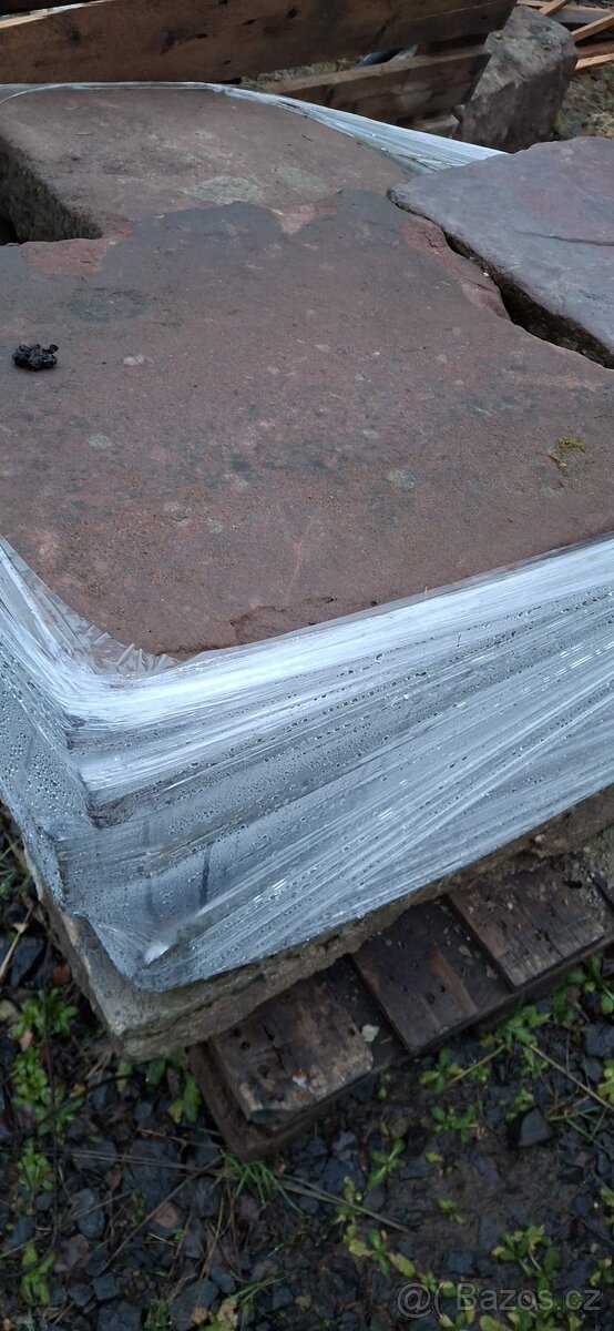 Pískovcová dlažba