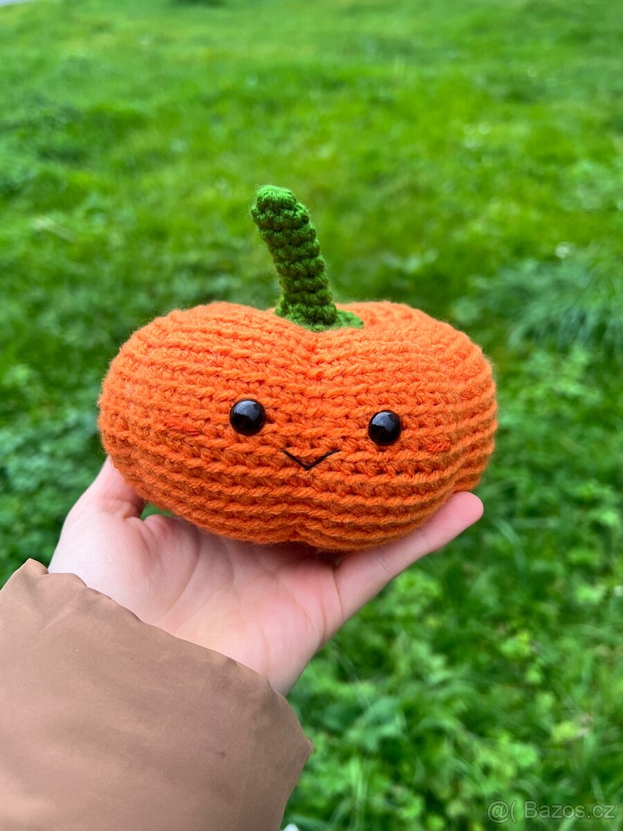Háčkovaná hračka - podzimní dýně