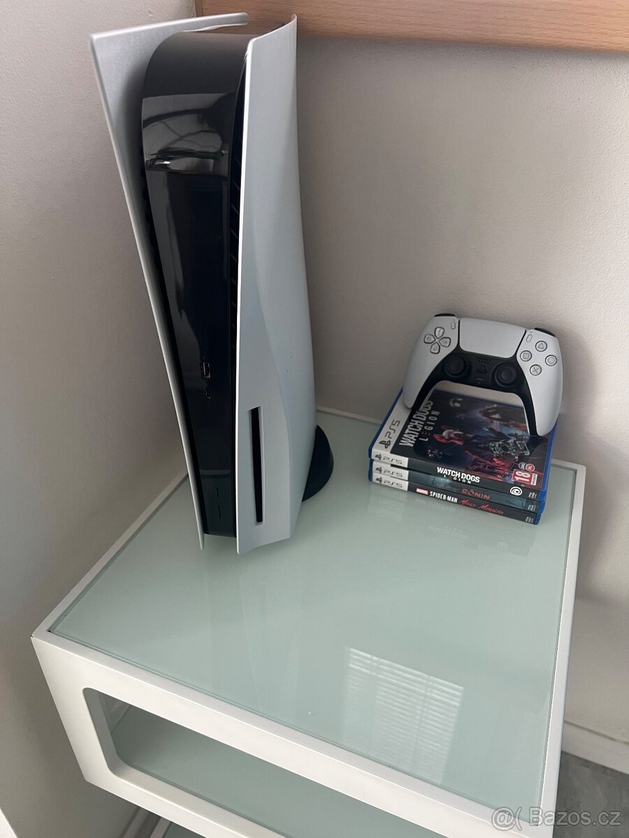Herní konzole PS5 / PlayStation 5 s mechanikou