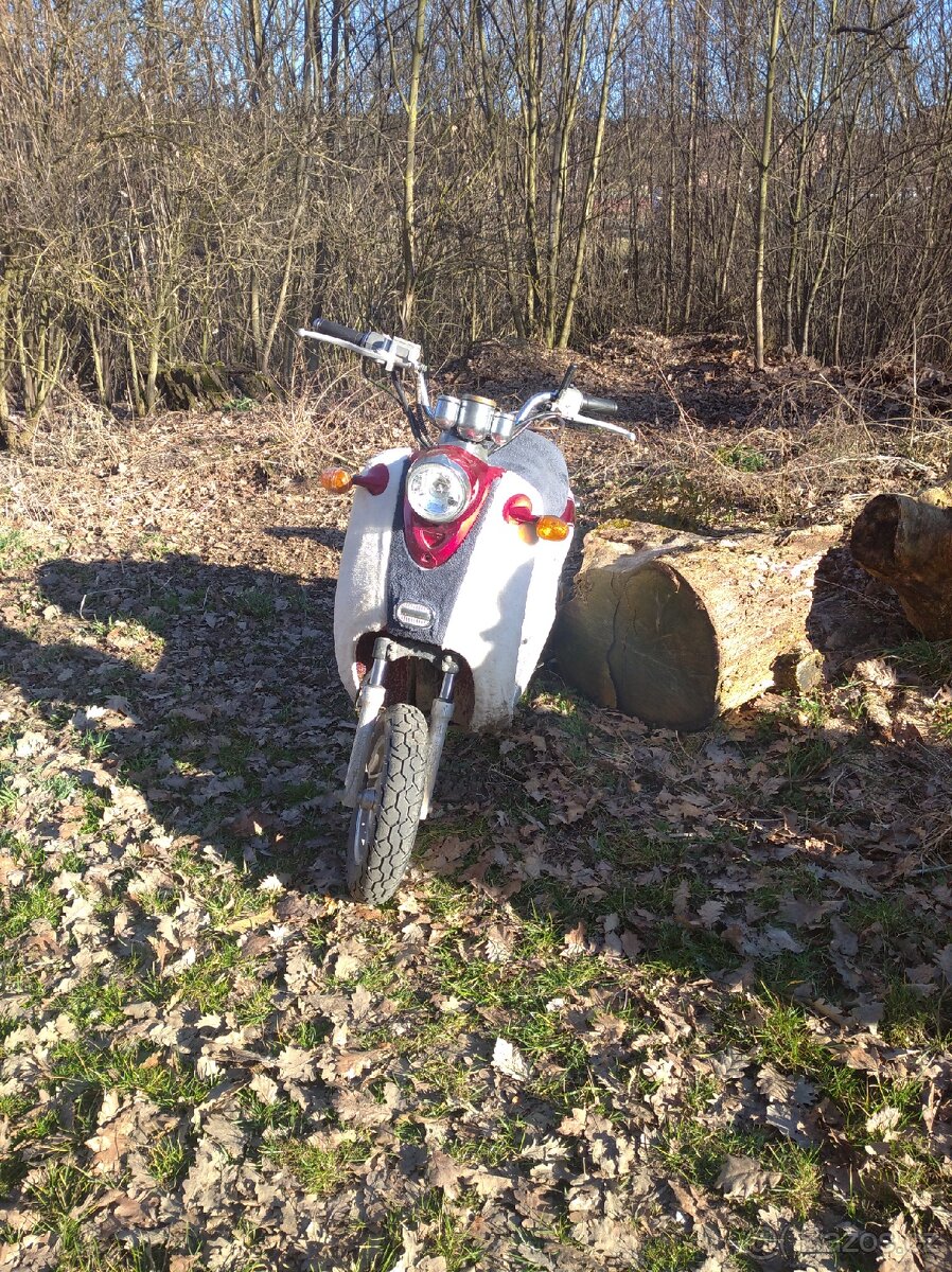 Skútr 50ccm 4t