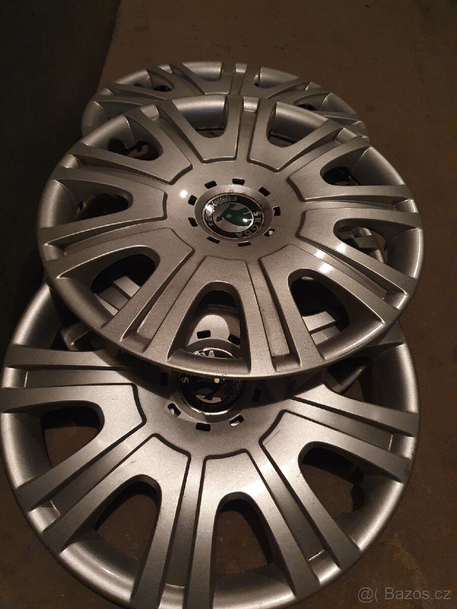 Poklice kol "15" original Škoda 4ks