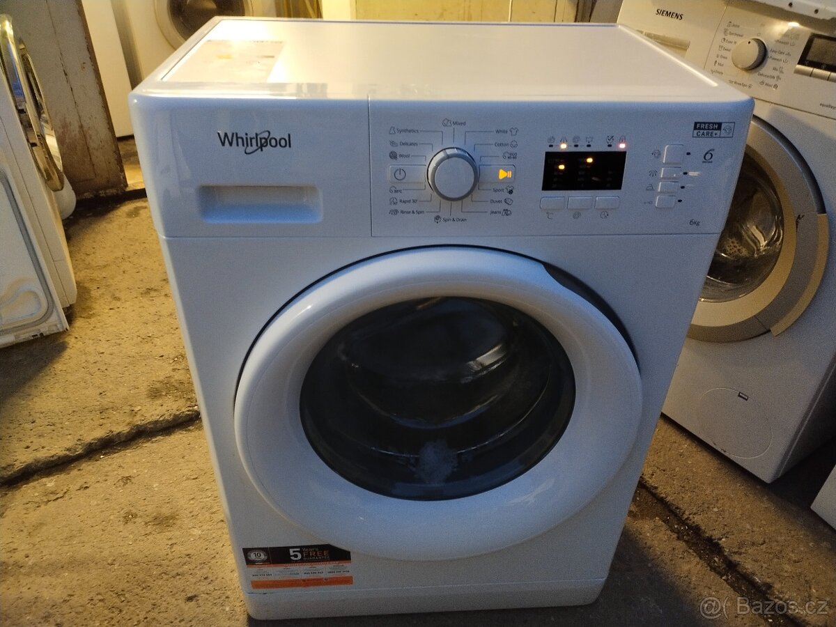 Prodám Slim pračku  zn.Whirlpool na 6 kg---ZDARMA DOVEZU--
