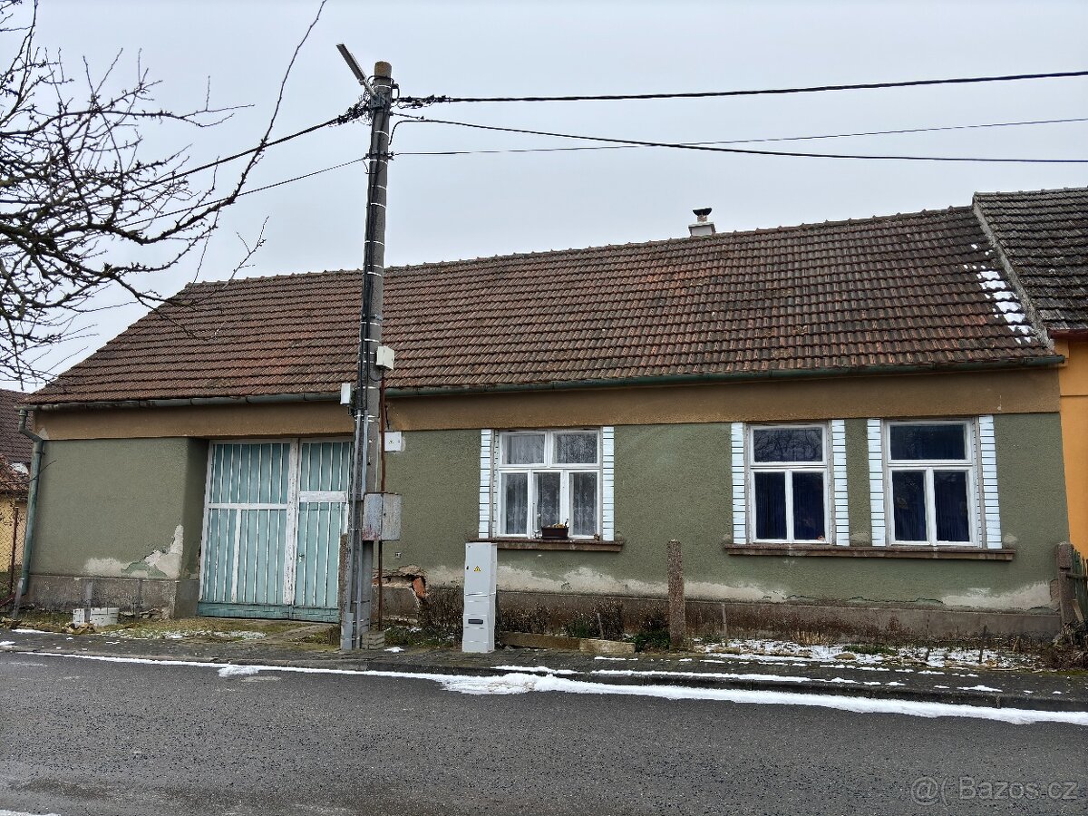 Rodinný dům 3+1 se zahradou v klidné části obce Třebenice
