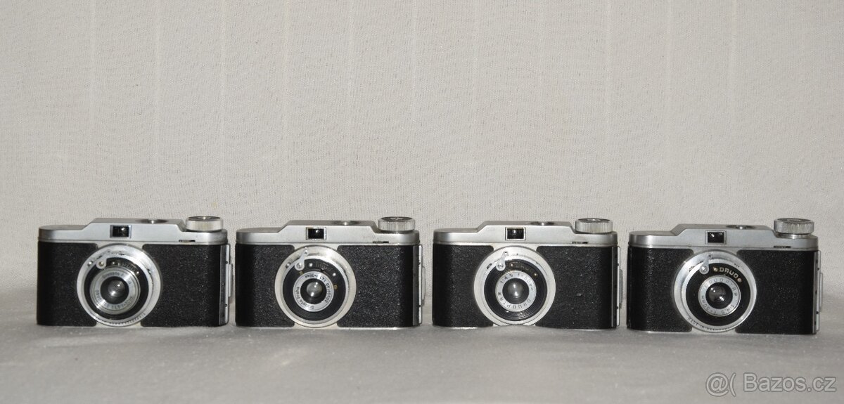 4x STARÝ FOTOAPARÁT VEGA-1