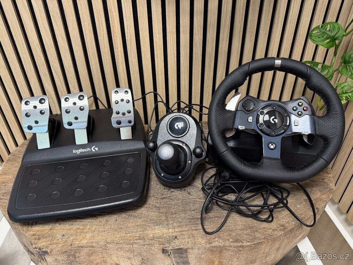 Logitech G920 Driving Force + Driving Force Shifter