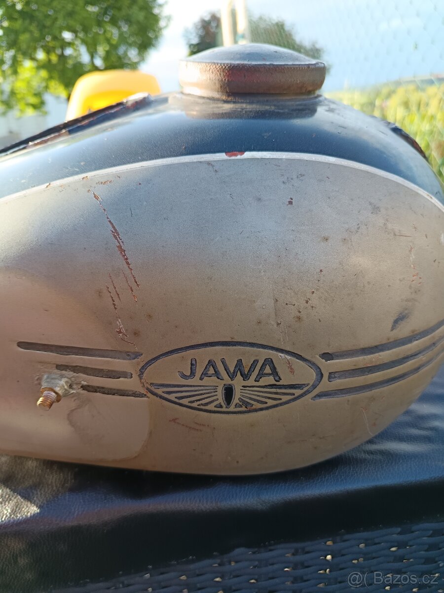JAWA PÉRÁK- NÁDRŽ F.J.