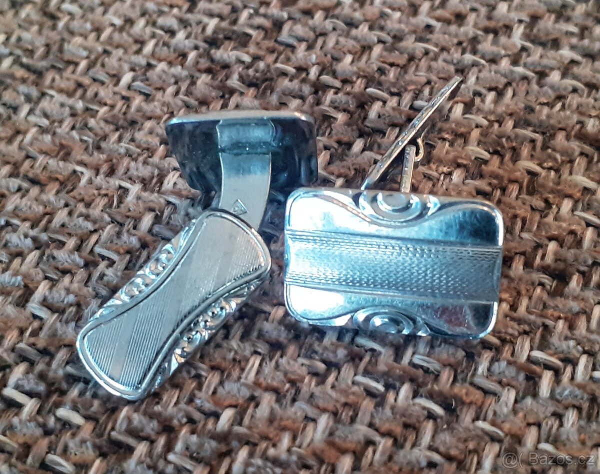 stříbrné manžetové knoflíčky
