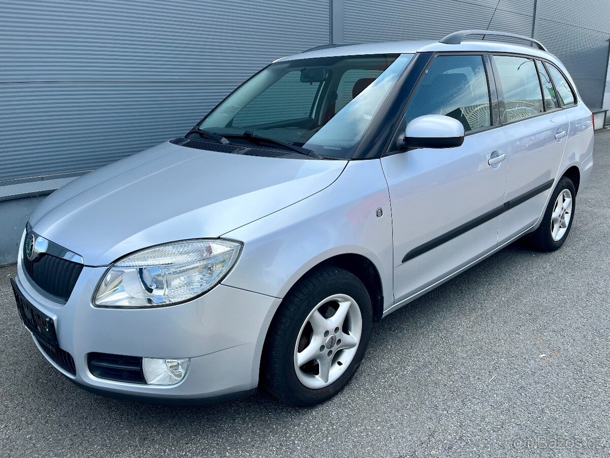 Škoda Fabia Combi 1.4i 16V 63kw VÝHŘEV Senzory TEMPOMAT