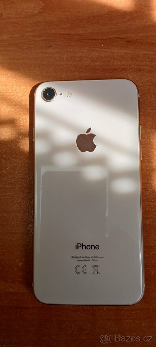 iPhone 8 Gold - Top