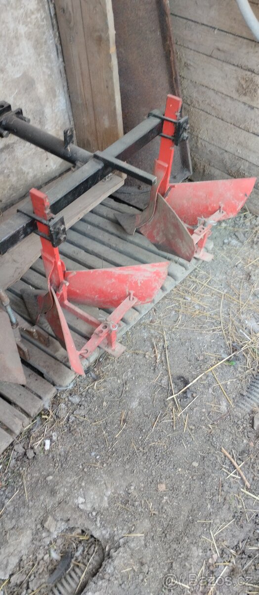 Malotraktor robot
