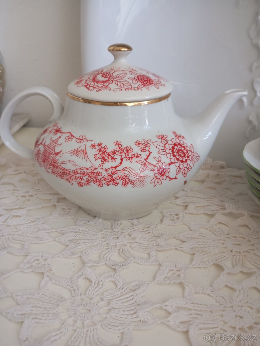 Retro porcelánová konvice