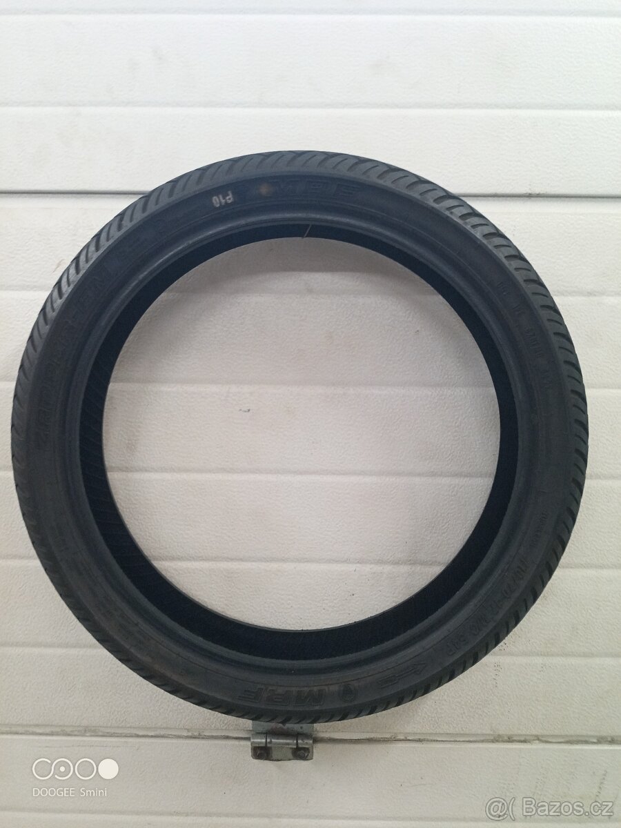 Pneu 110/ 70 R17