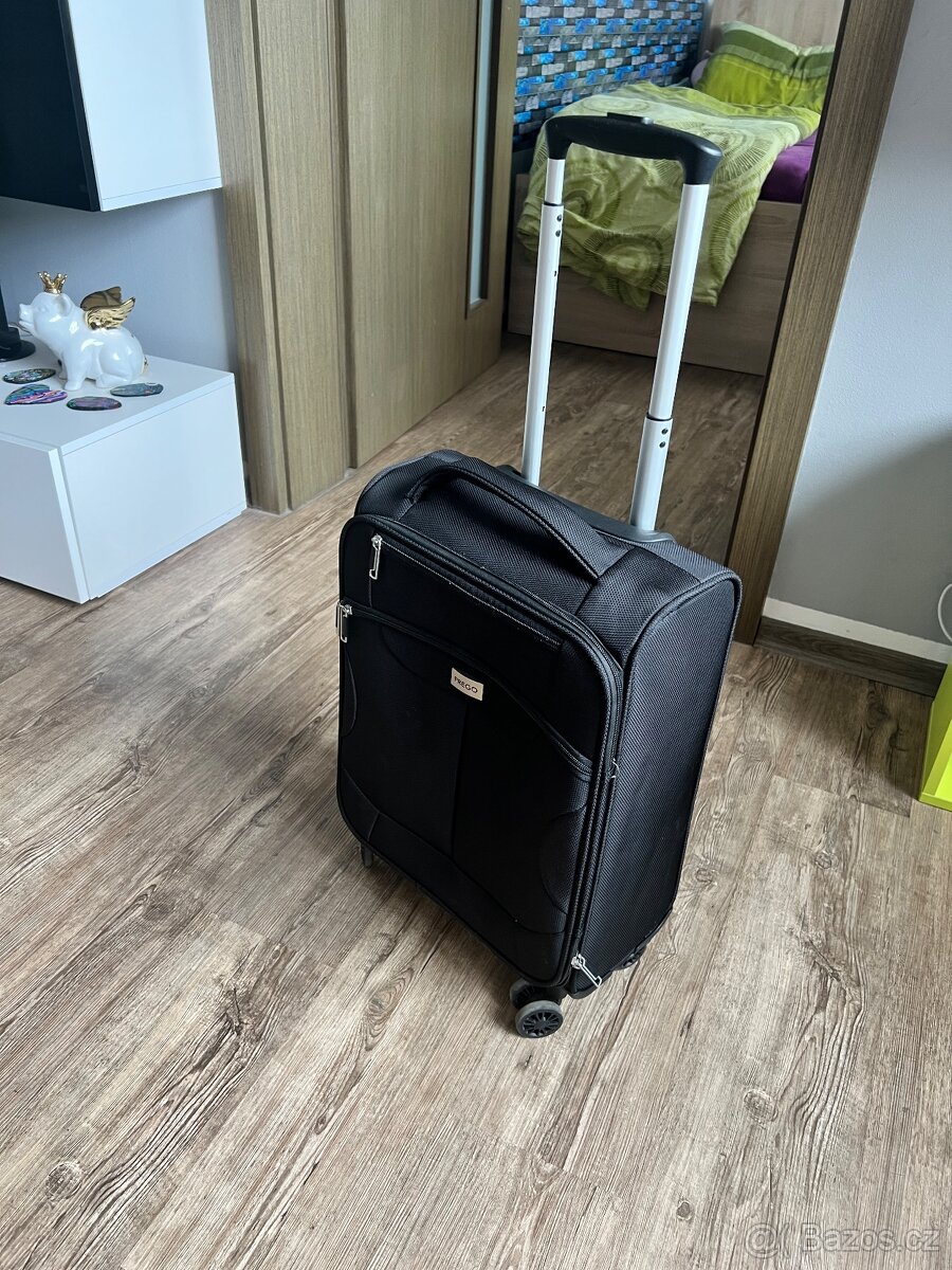 Prodám kufry jako nove