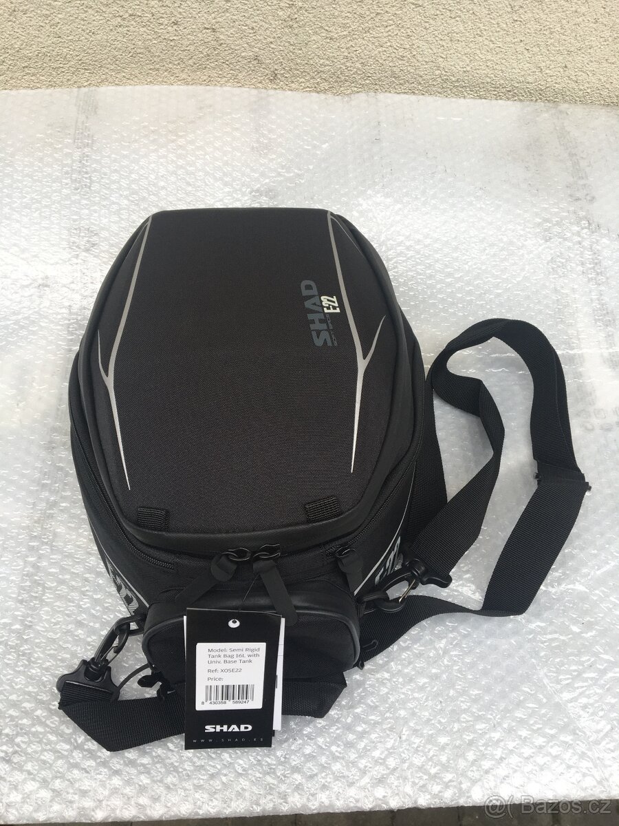 Tankvak Shad E22 16L