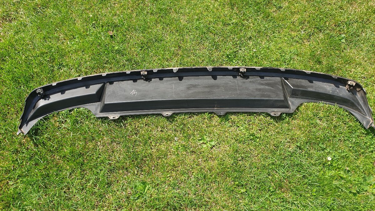 Prodám zadní spoiler na škoda octavia 3