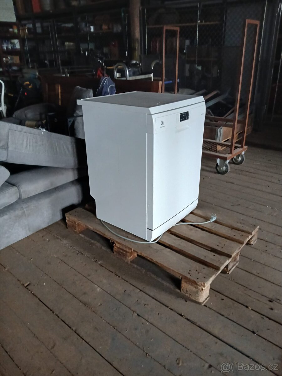 Myčka volně stojící Electrolux ESF5534LOW | Krkonoše
