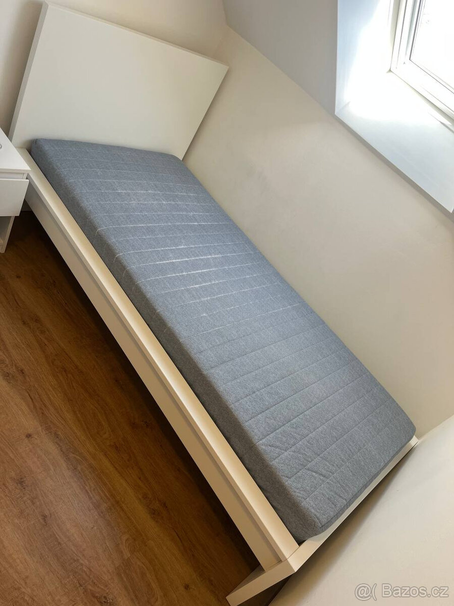 Postel Ikea Malm 90x200 s roštem a matrací