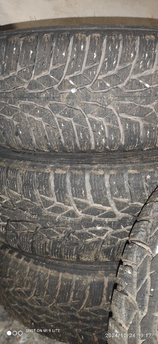 Nokian WR D4 / R15 185x65 / disky 4x100