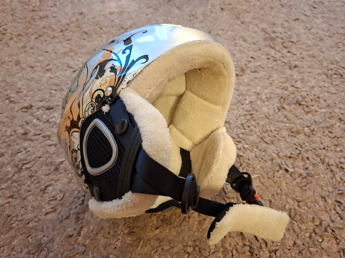 Lyžařská přilba SULOV