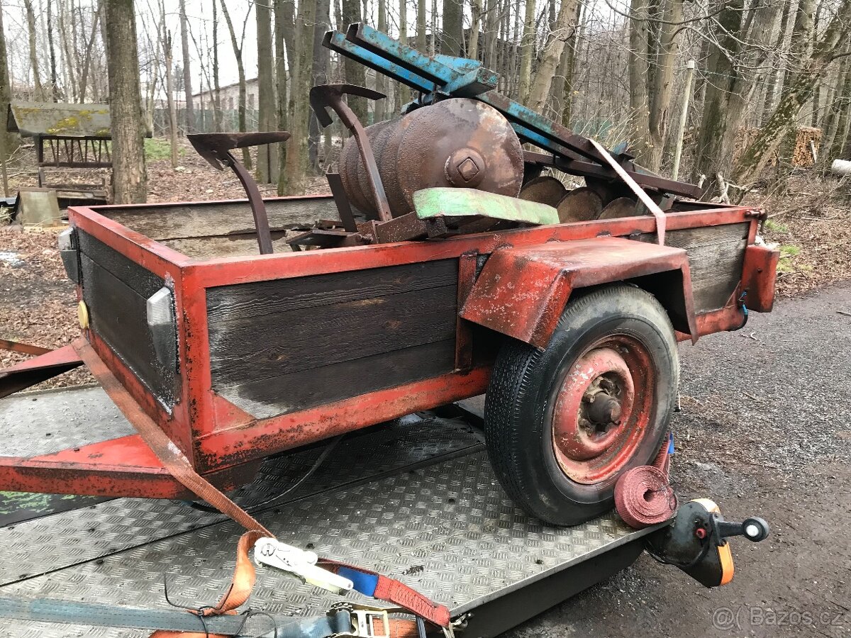 Vlek za MT8-132 s nářadím