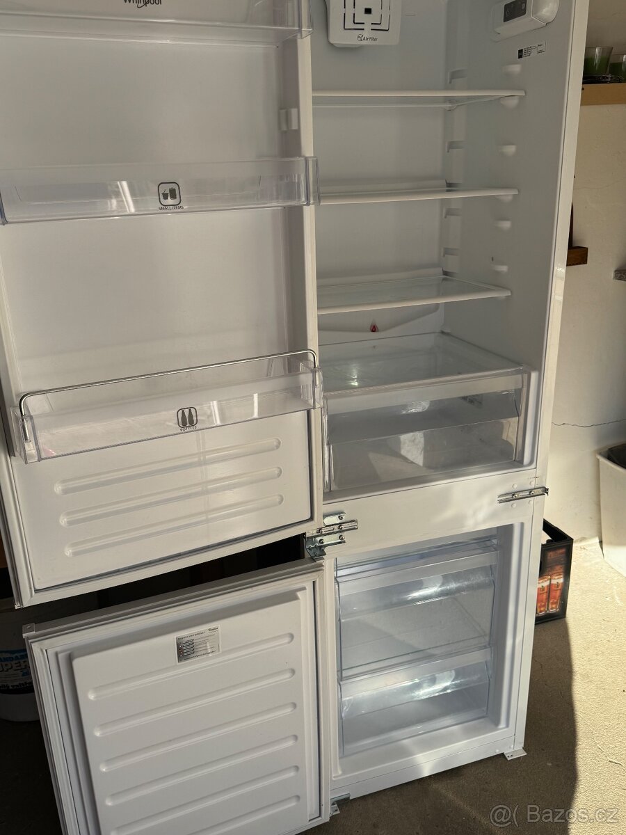 Whirpool Vestavěná lednice s mrazákem