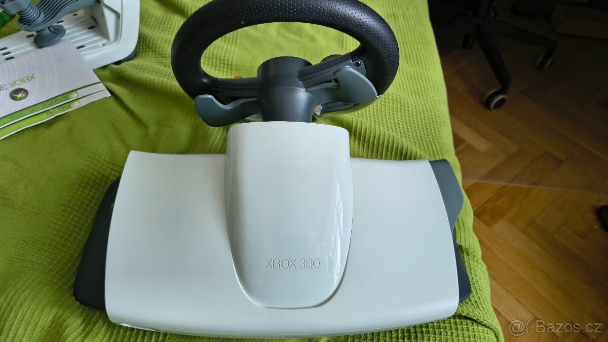 bezdrátový volant pro Xbox 360