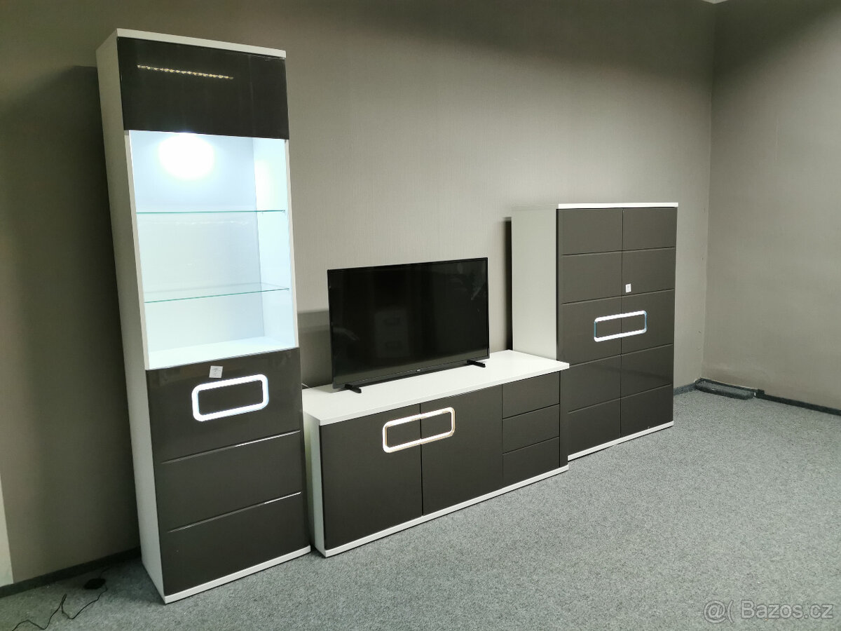 Nová šedobílá obývací stěna TALIA lesk